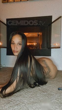 I have the perfect all natural toned body and silky skin. My appearance is natural and elegant. A healthy lifestyle is important to me. My personality is genuine and sparkling. I have always been adventurous at heart. I love to inspire and to be inspired. I'm also a very sensual and warm person. I consider myself to be the easy going girl-next-door and the sophisticated woman at the same time: a refreshing mixture of elegance and charm.