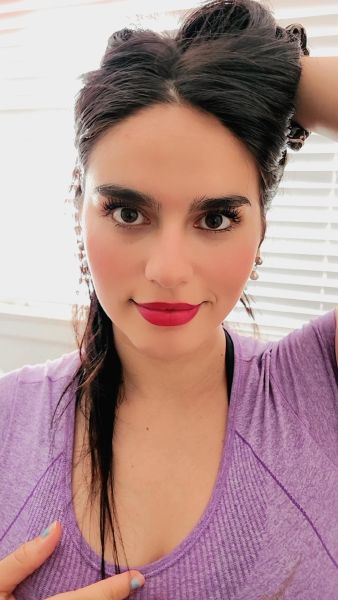 experimenta la seduccion y la exitacitacion de estar con una mujer increiblemente bella, fina y educada. Que sabe y te hara explorar placeres poco explorados y muy poco conocidos
500 us 1 hr. 800 2 hrs. Contactos ilimitados 