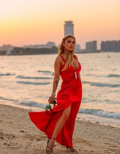 New in Dubai. Deposit is necessary. GFE Mistress Session.