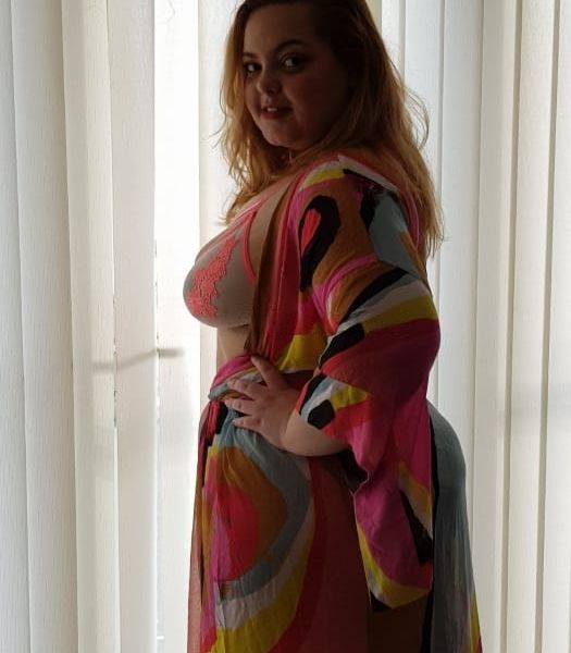 New Karina, Sex-Loving BBW Offering Outcalls in Madrid and surrounding areas. What about a nice b2b massage, shower together and some kinky moments at your hotel after a long day ?! Brazilian babe with blonde hair, big boob and a lovely big bum, curvy body to die for ;-). I can be kind and sweet but also very kinky and horny. I love it when you come on my face, lips and body. Here I am to play for you or with you.Call or whatsapp my sexy young bum now. Xx