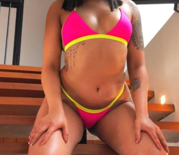 Muito prazer! Sou a índia de Manaus. Tenho 21 anos, sou modelo acompanhante de luxo, com um corpo espetacular e cabelos lisos, Morena bronzeada dos olhos puxados, tenho a pele macia e perfumada você vai se apaixonar. Meu atendimento é bem diferenciado, deixo meus clientes à vontade, Sem pressa, nada mecânico sempre tendo as melhores sensações e orgasmos. Muita safadeza na cama, faço sexo oral delicioso e molhadinho que os deixará loucos de tesão. com muita satisfação e vai voltar outras vezes. educada, elegante, discreta, parceira pra jantares, sempre cheia de tesão pronta para te satisfazer. Uma gatinha estilo mulherão sem DECEPÇÃO. exatamente como as fotos, sem enganação. pagamento em dinheiro ou pix. Por favor, marcar com antecedência.Cachê:R$ 350,00