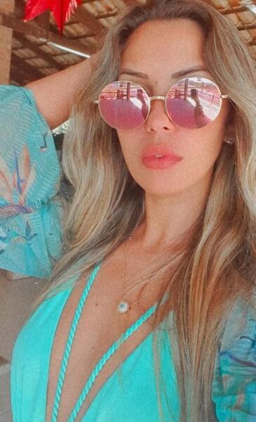 Olá meus amores, prazer! Recém chegada na cidade, alta, magra, natural, muito carinhosa e educada. Atendo como acompanhante e massoterapeuta orgástica. Trabalho também com as massagens nurú, tântrica e sensitive. Venham me conhecer e passar um momento de muito prazer ao meu lado! Tenho local próprio, aconchegante e discreto. Se dê este prazer!Horário de atendimento a combinar.Cachê: R$ 350,00