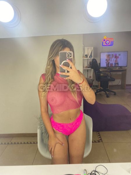 Hola soy meli nuevita en la zona veni a conocerme 🥵
Oral con .